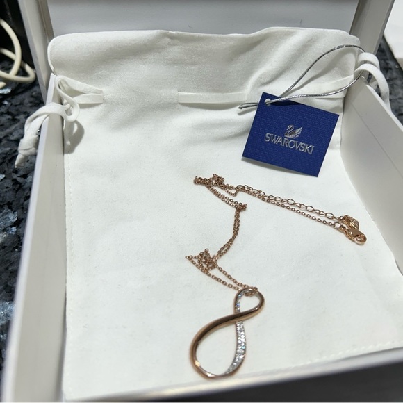 ✨ Stunning Elegant Vintage Swarovski Rose Infinity Exist Necklace - Picture 5 of 16